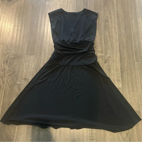 Le Chateau Black Draped Midi Dress - Picture 6 of 8